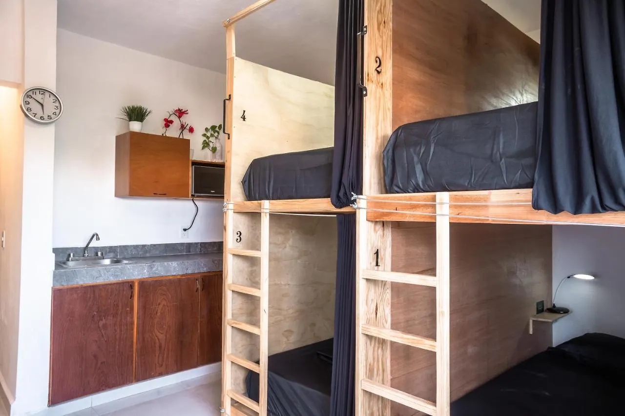 Maui Hostels Playa Del Carmen 4*,