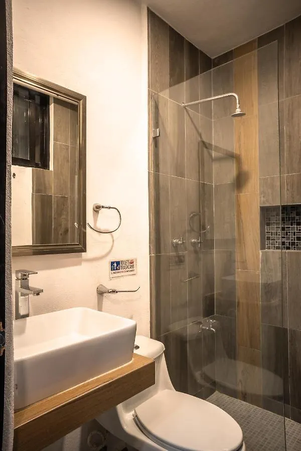 Maui hostel playa del carmen Apartahotel