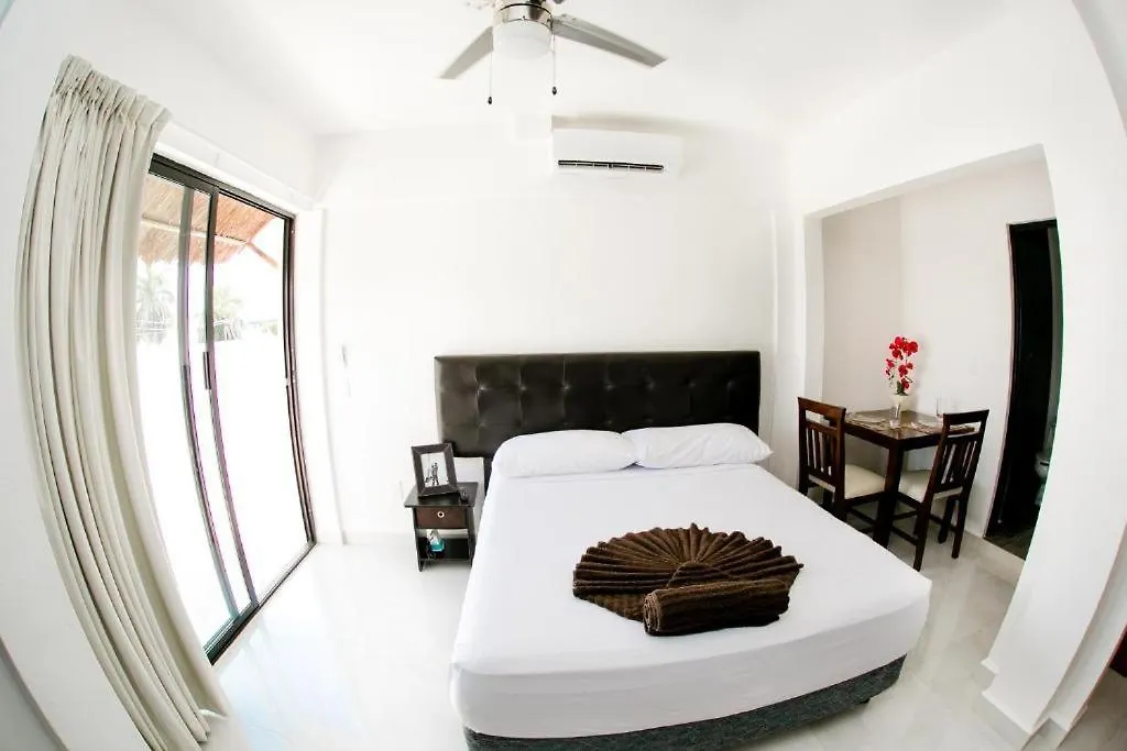 Maui hostel playa del carmen 4*,  México